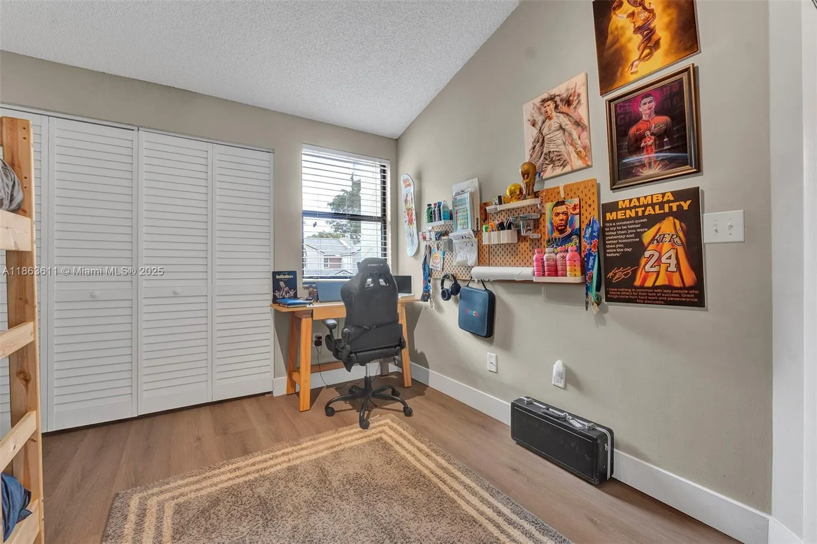 123 NW 98th Ter