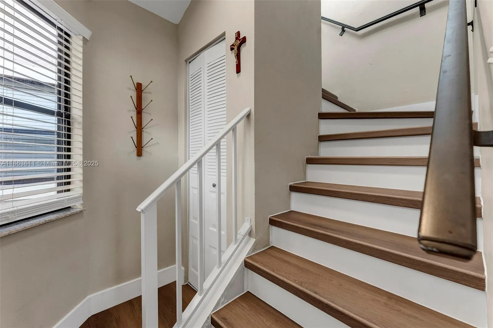 123 NW 98th Ter