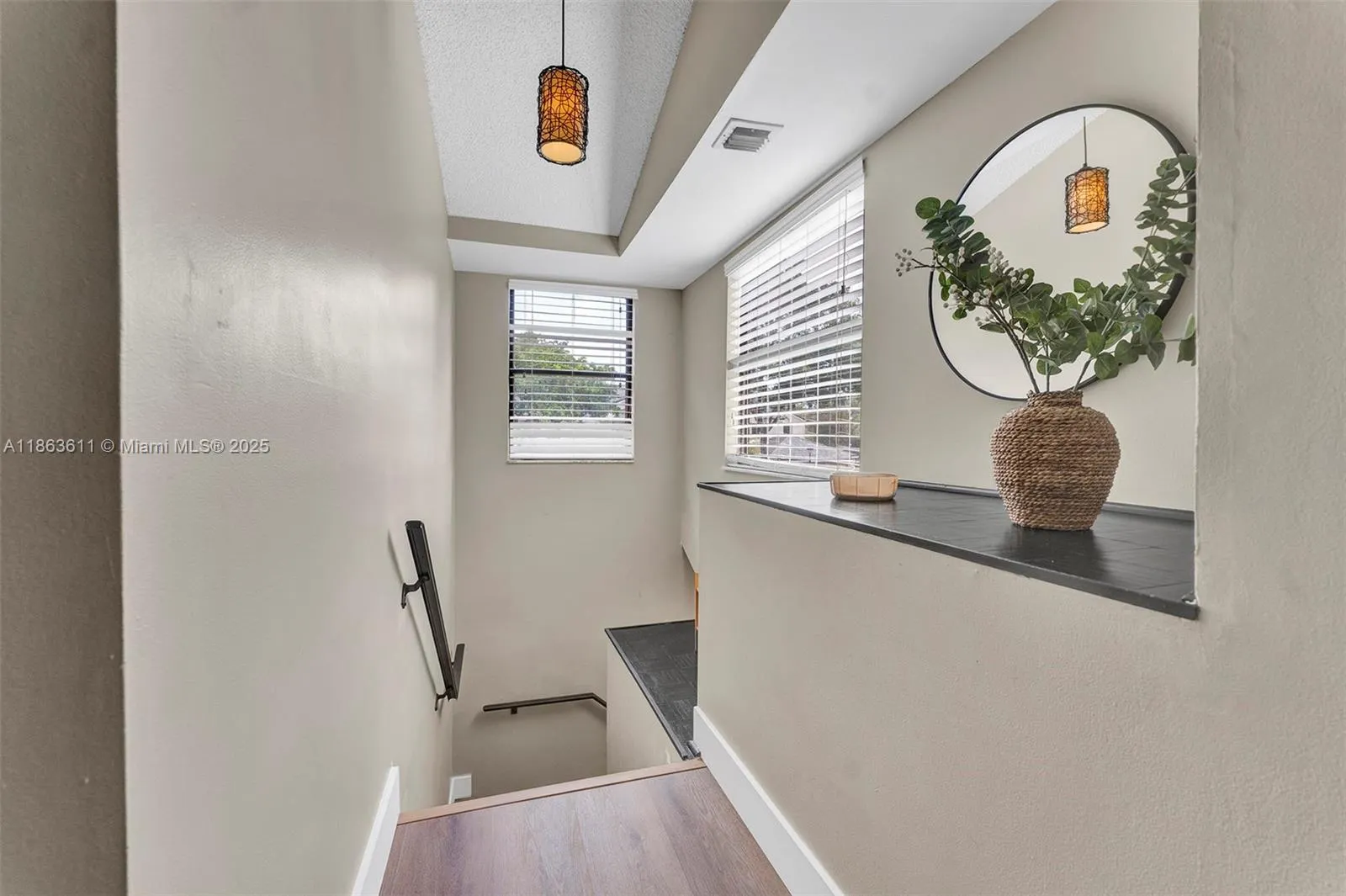 123 NW 98th Ter