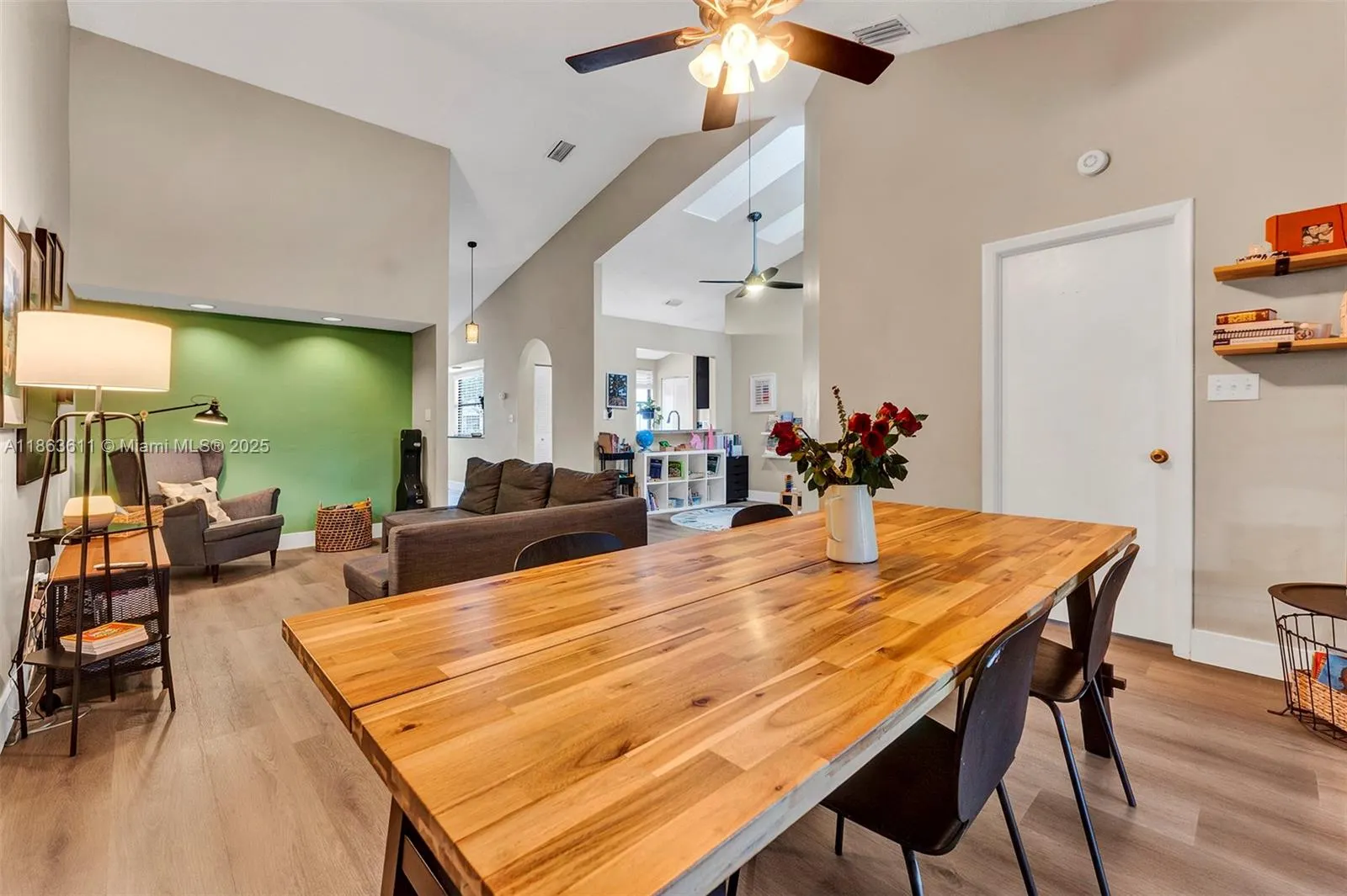 123 NW 98th Ter