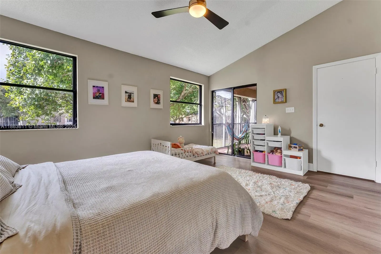 123 NW 98th Ter