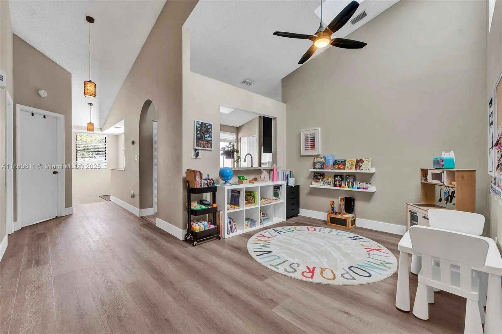 123 NW 98th Ter