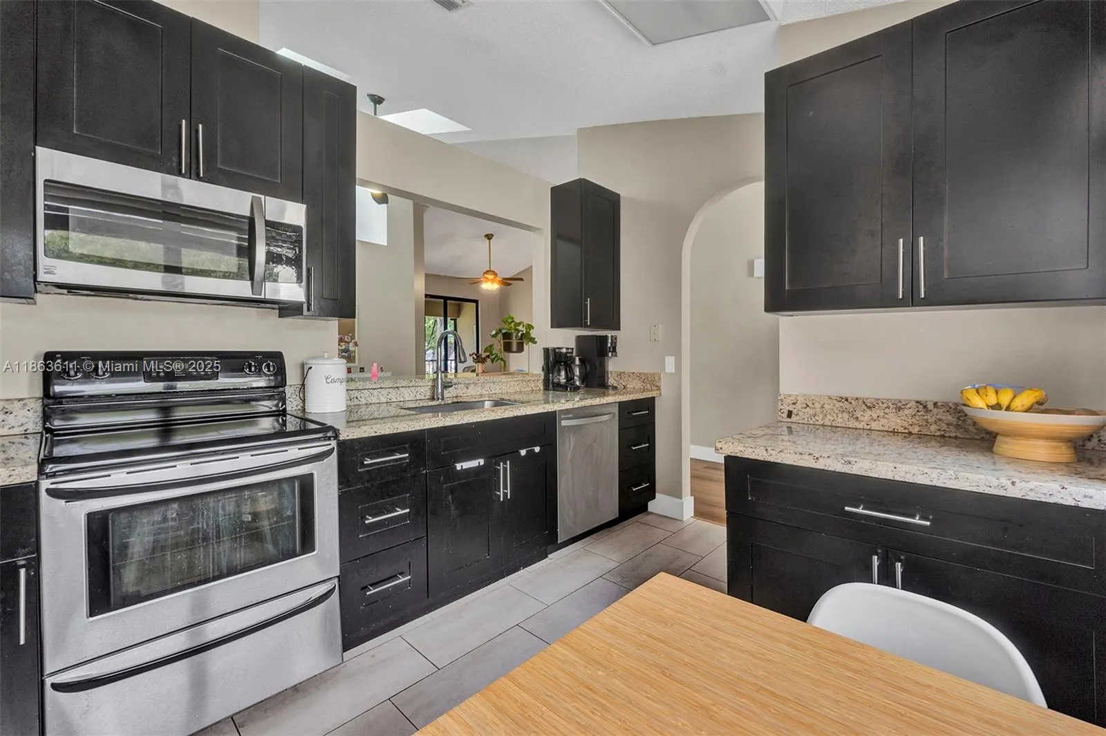123 NW 98th Ter