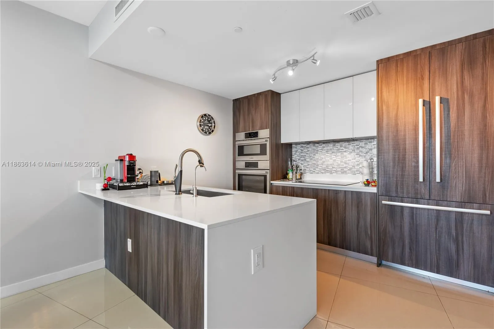 488 NE 18th St, #908