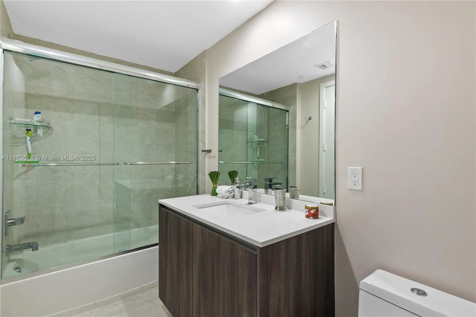 488 NE 18th St, #908
