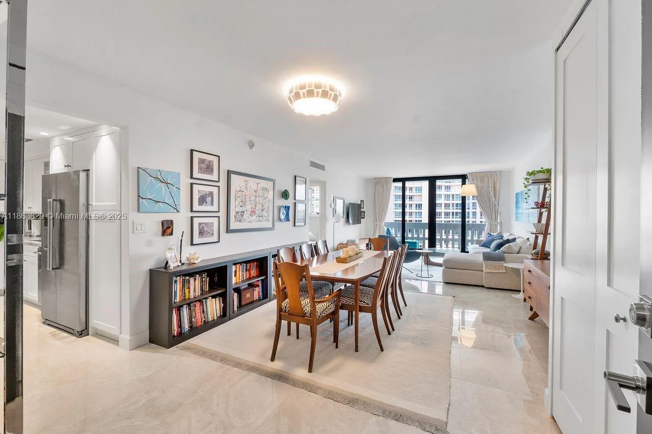 90 Edgewater Dr, #820