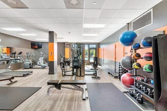 90 Edgewater Dr, #820