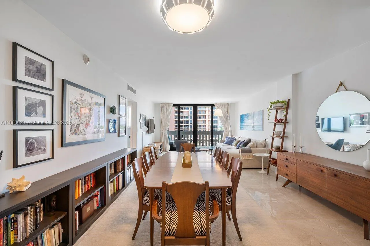 90 Edgewater Dr, #820