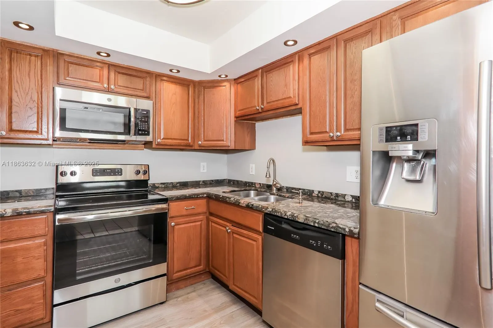 3406 Avenue Villandry