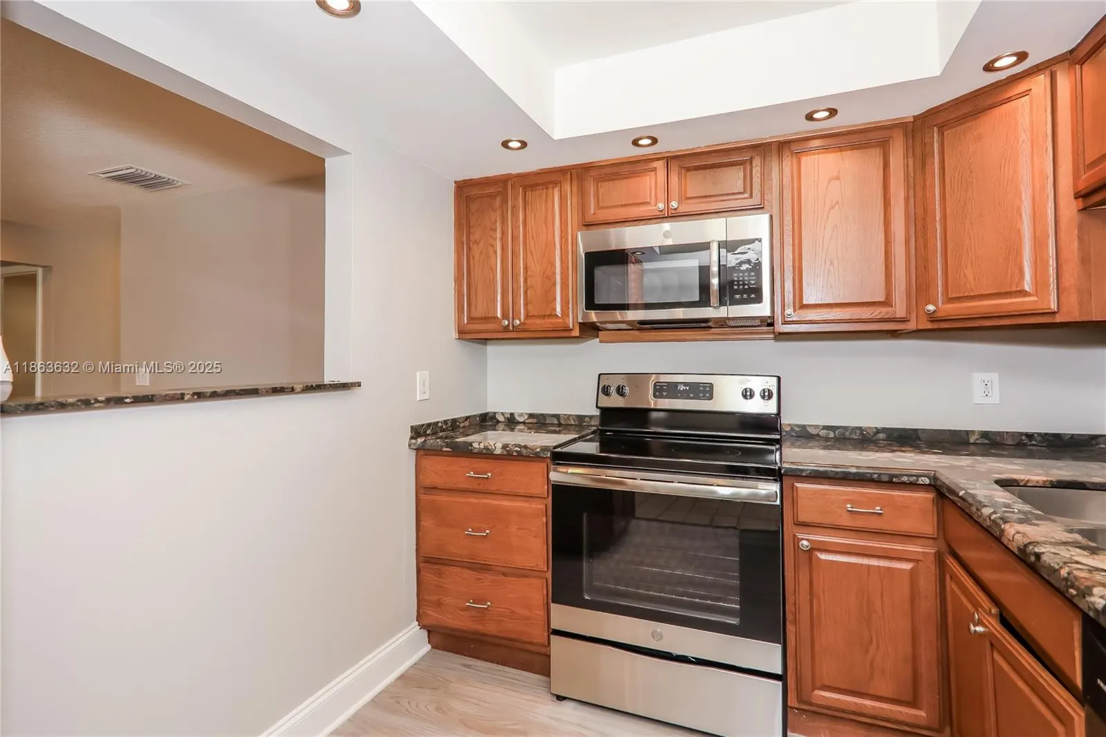 3406 Avenue Villandry