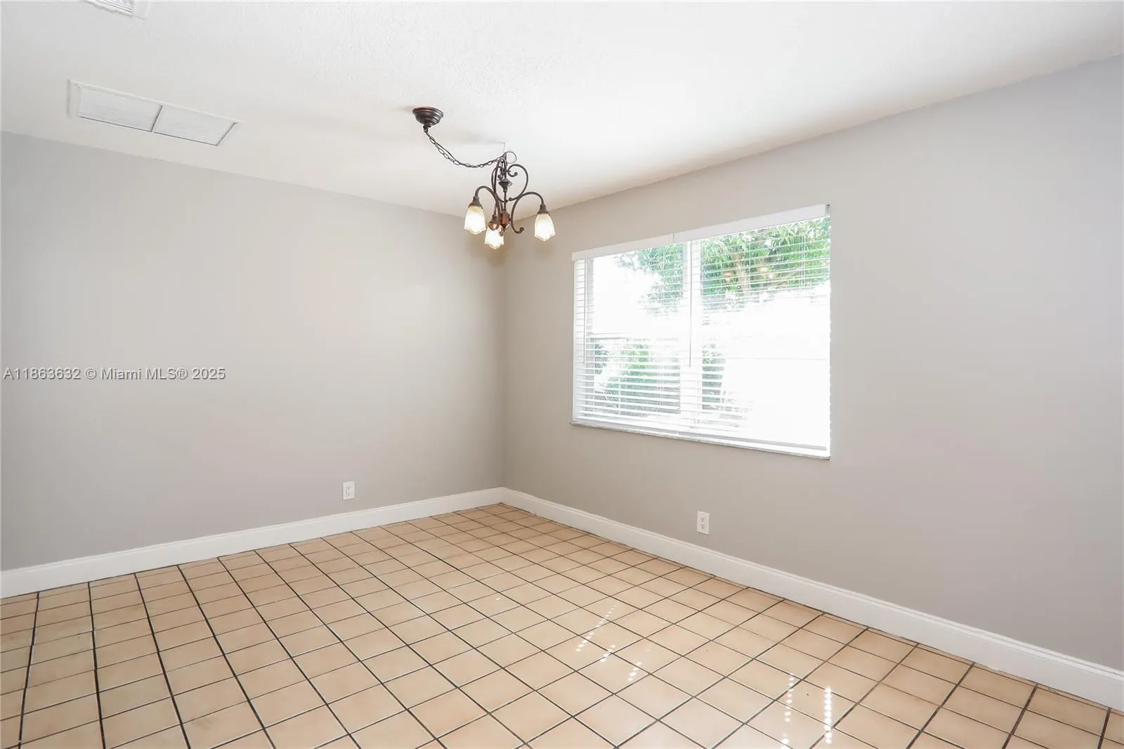 3406 Avenue Villandry