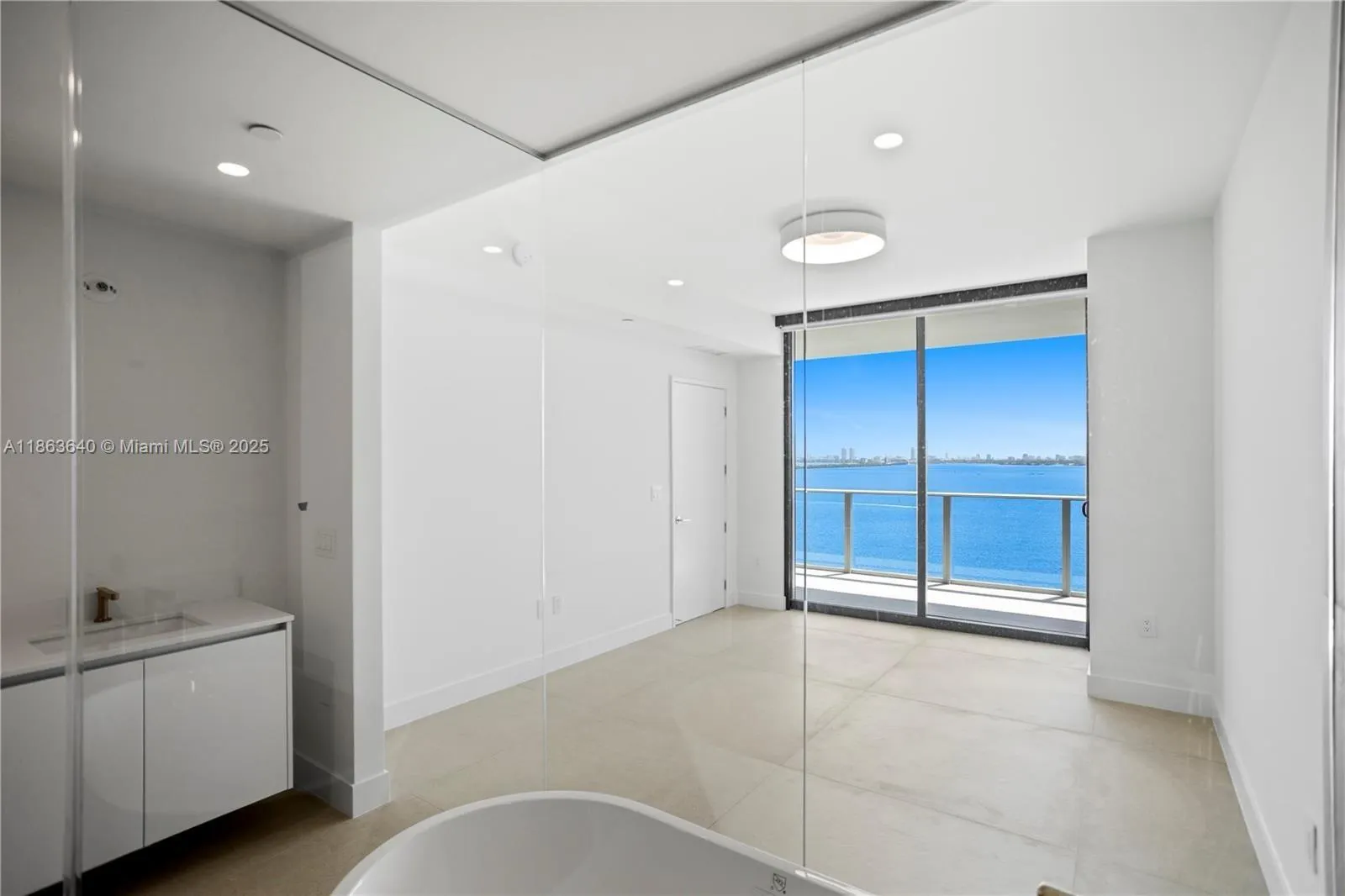 700 NE 24, #4806