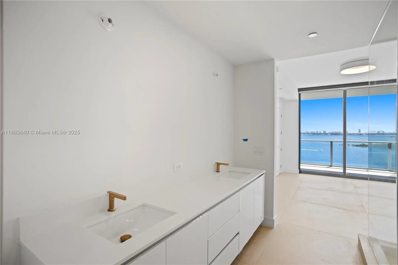 700 NE 24, #4806