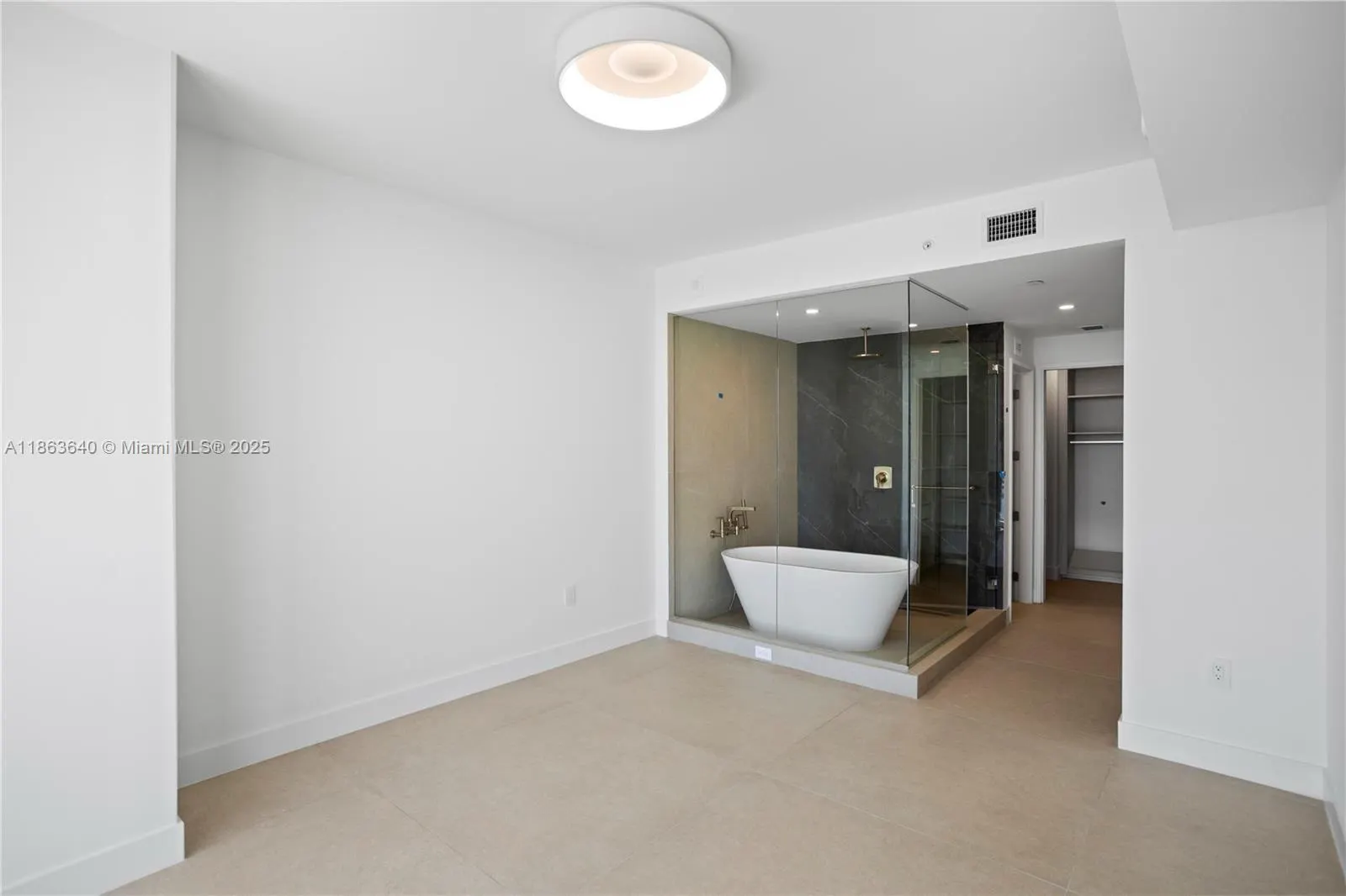 700 NE 24, #4806