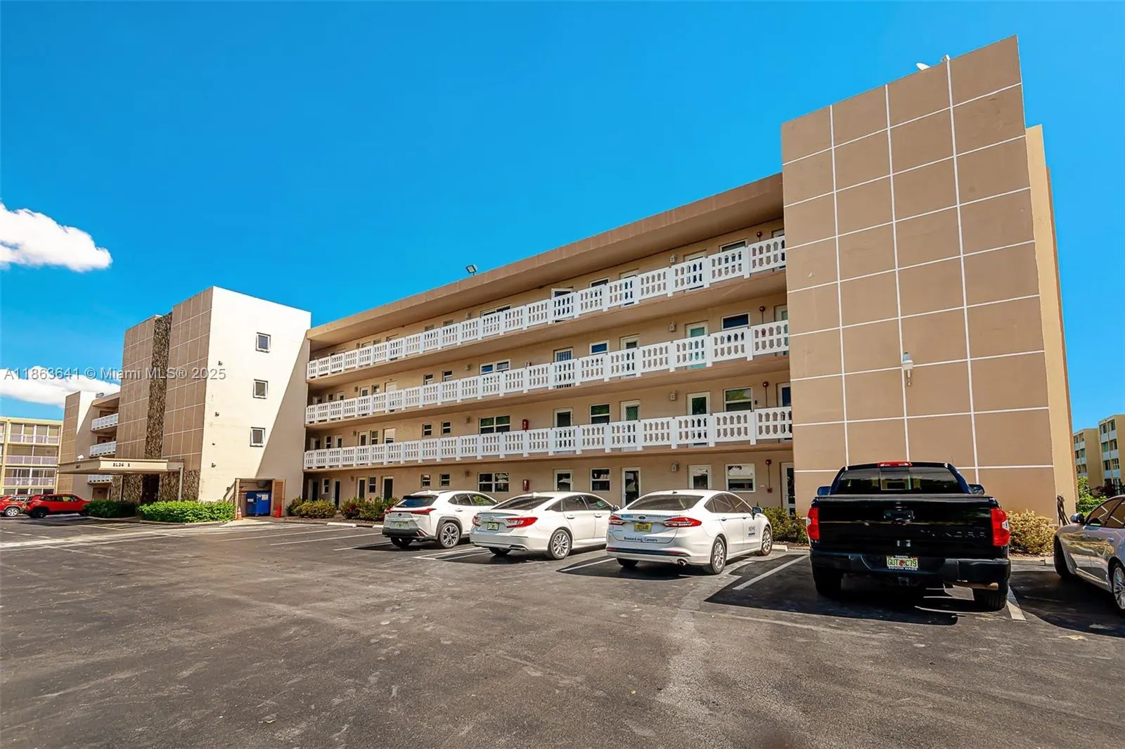 1025 SE 2nd Ave, #407