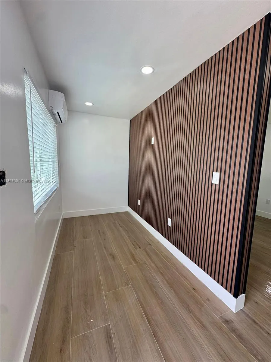 501 SW 5th St, #2