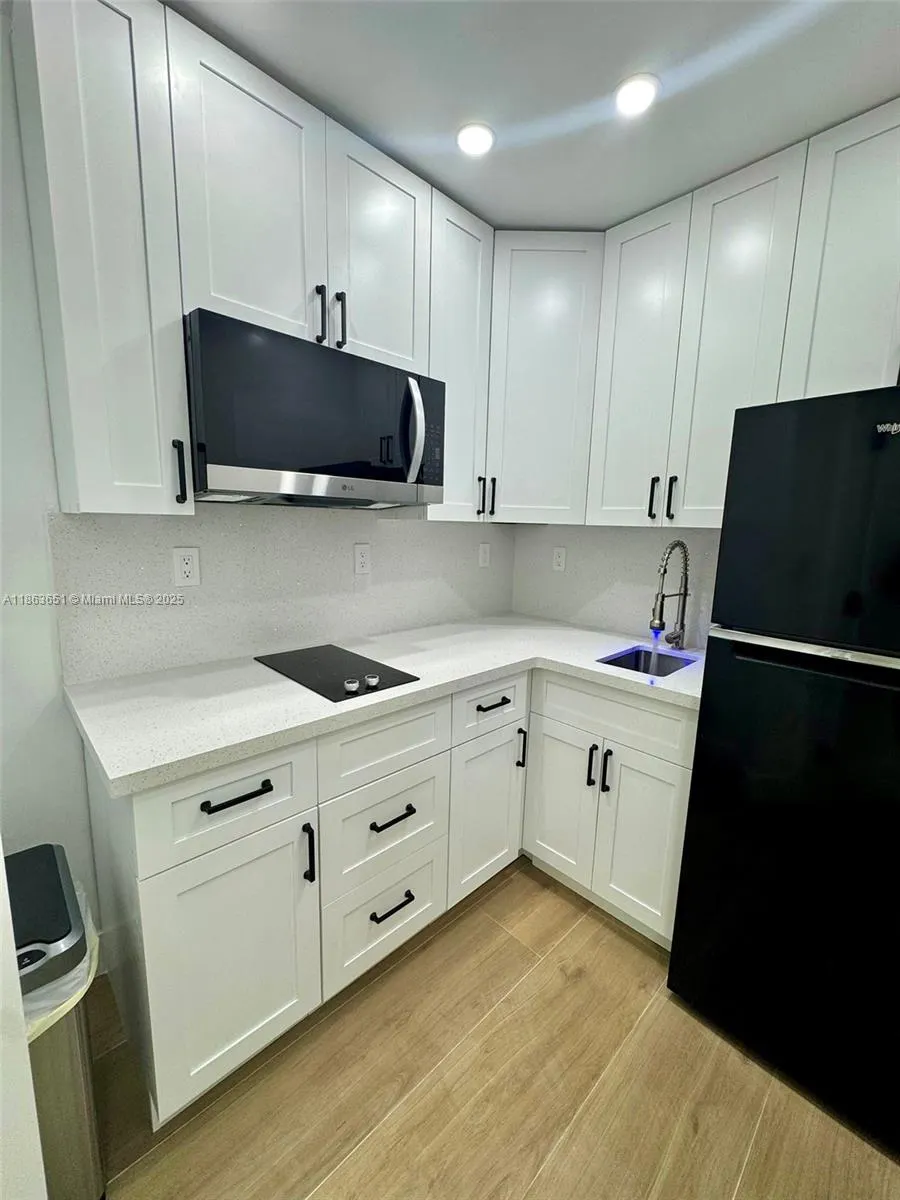 501 SW 5th St, #2