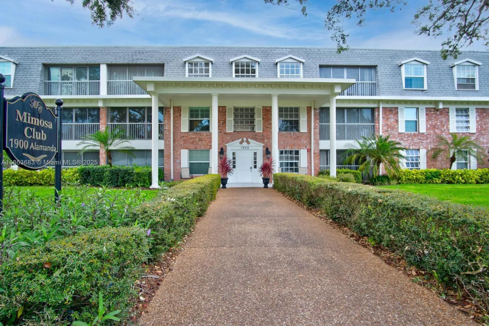 1900 Alamanda, #108