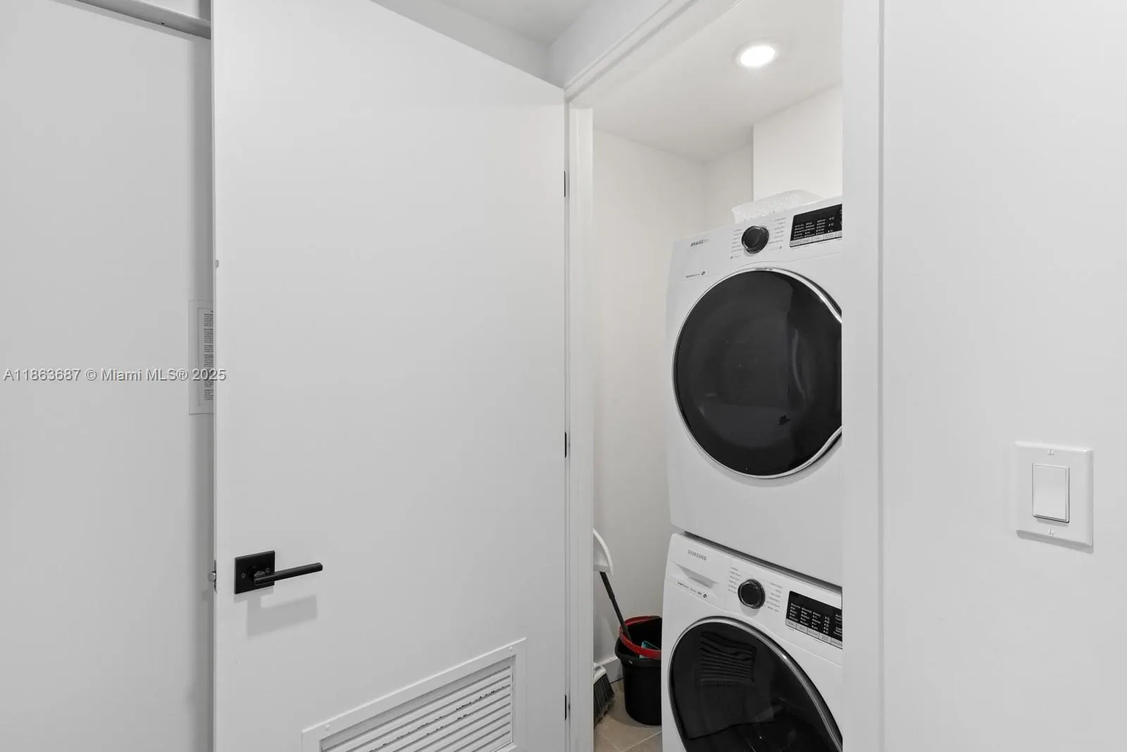 227 NE 2nd St, #2202