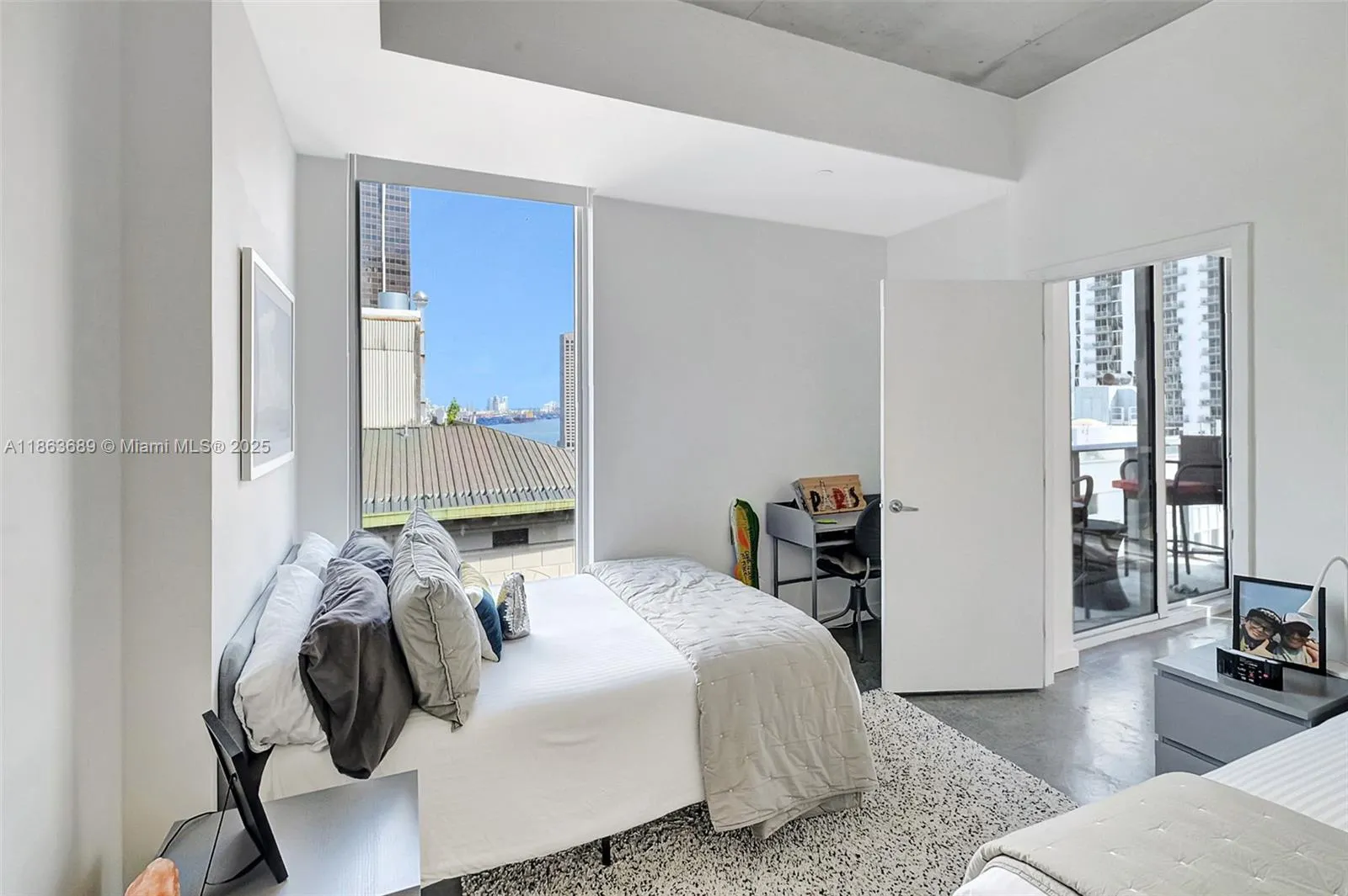 151 SE 1st St, #1601