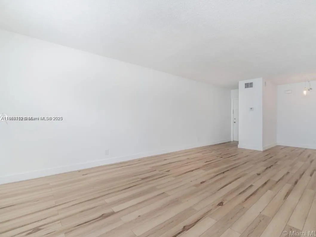2424 SE 17th St, #B205
