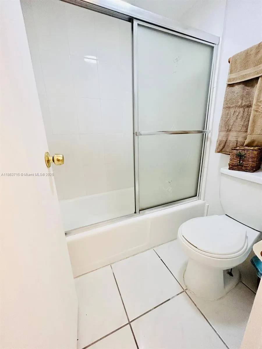 100 Lincoln Rd, #535