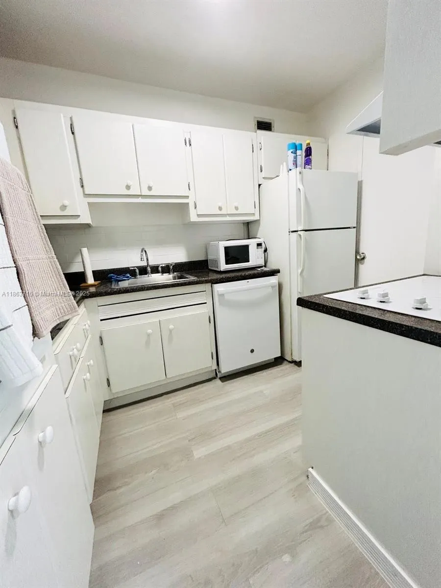 100 Lincoln Rd, #535