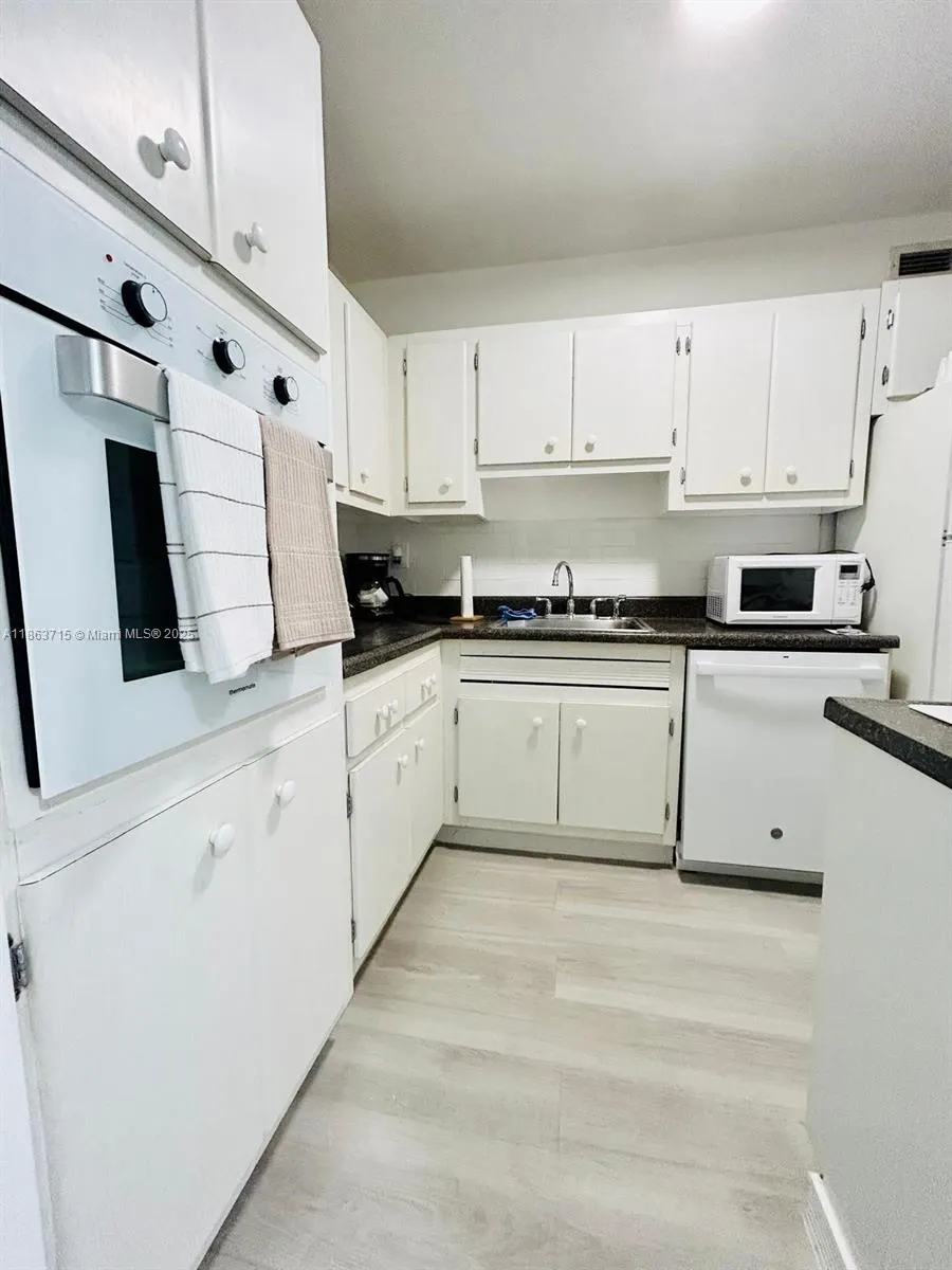 100 Lincoln Rd, #535