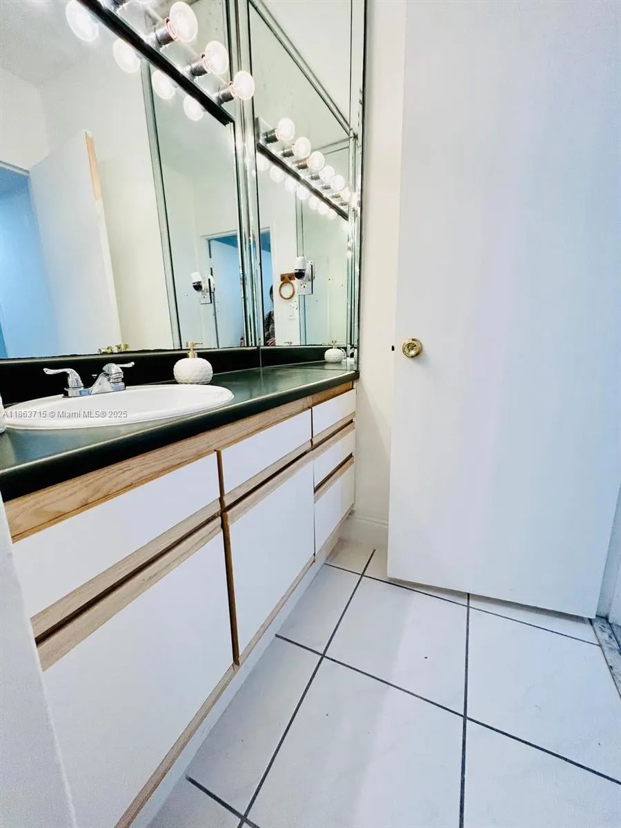 100 Lincoln Rd, #535