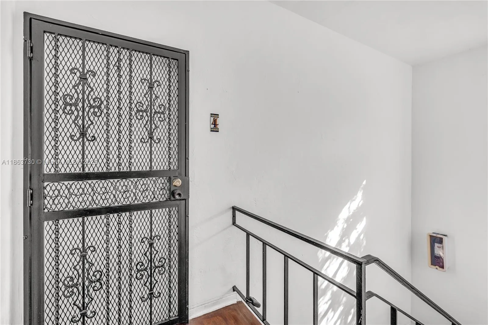 825 Jefferson Ave, #4