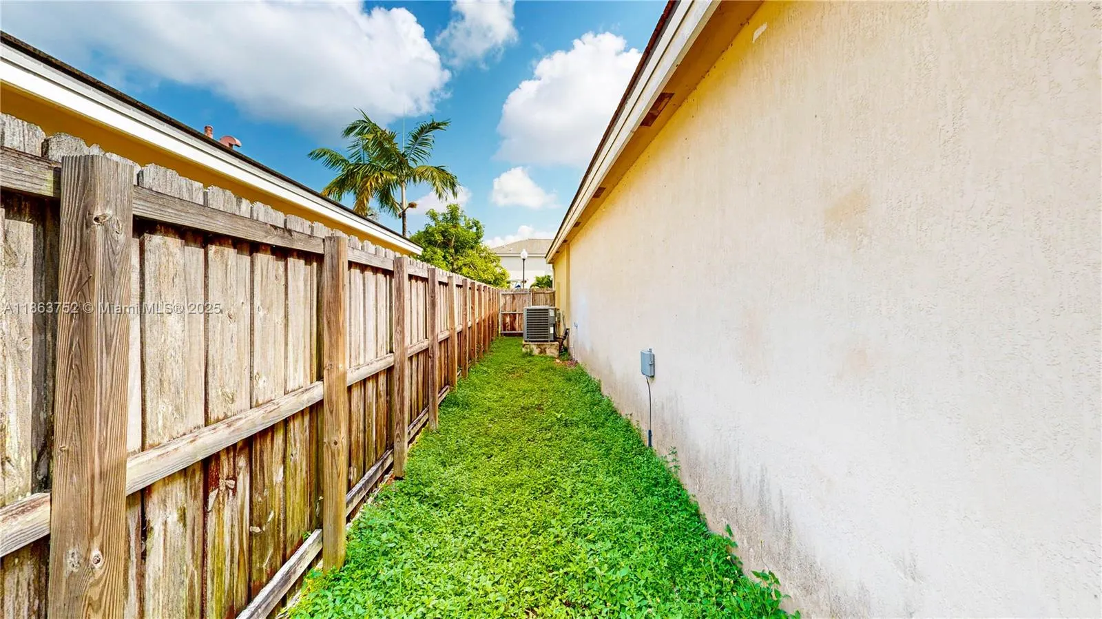 3090 SE 7th Ct