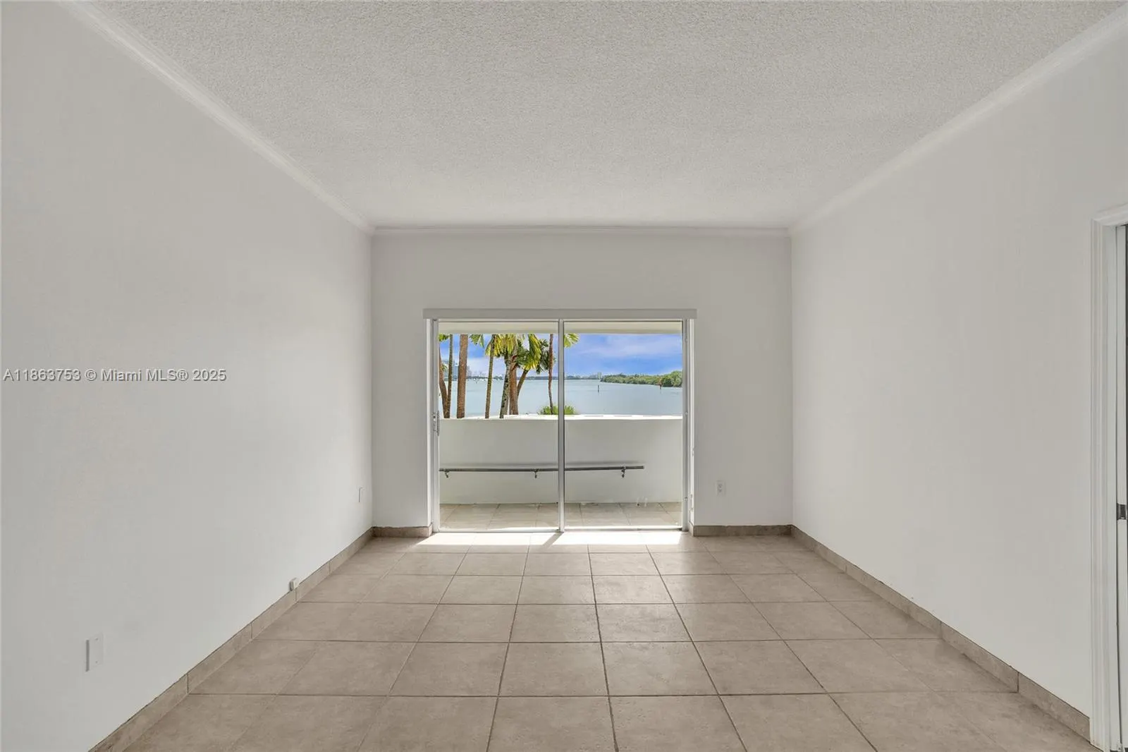 500 Bayview Dr, #118