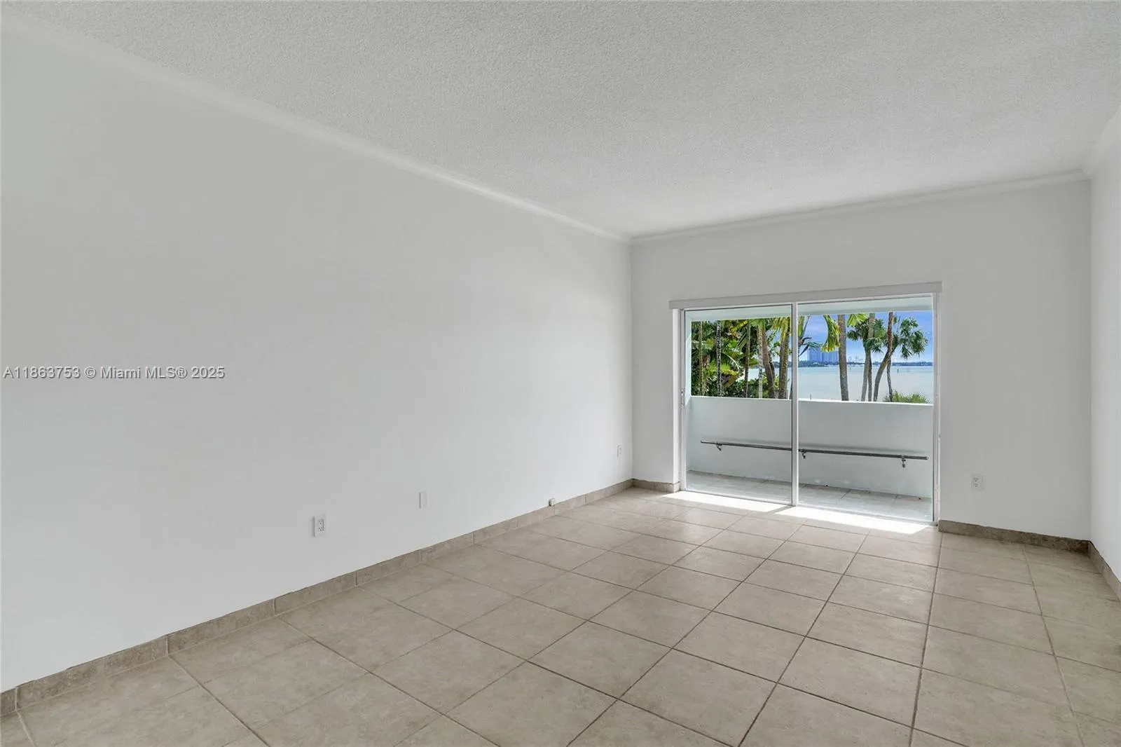 500 Bayview Dr, #118