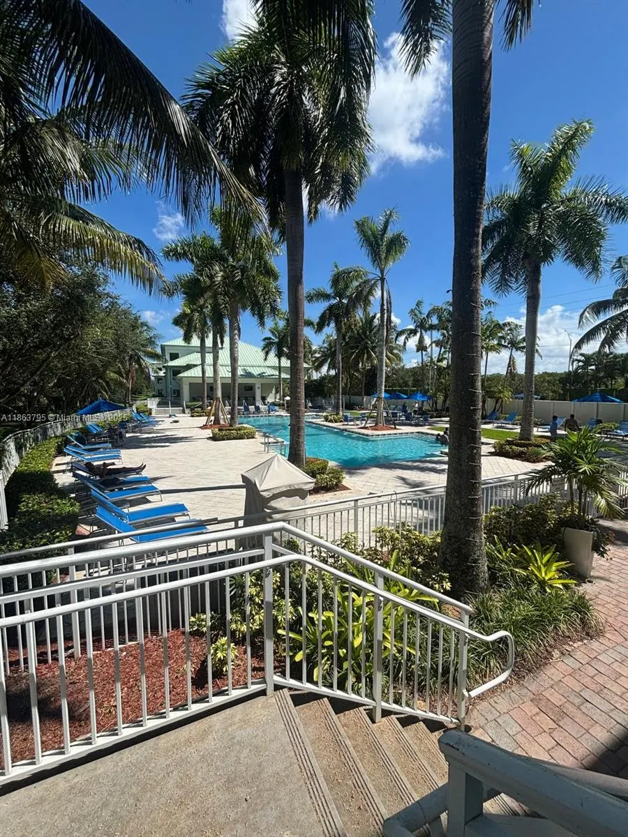 5300 NW 87th Ave, #913