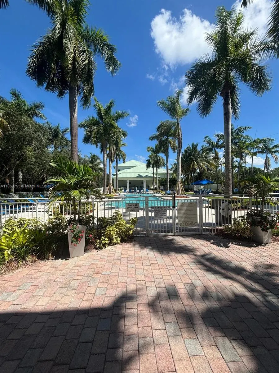 5300 NW 87th Ave, #913