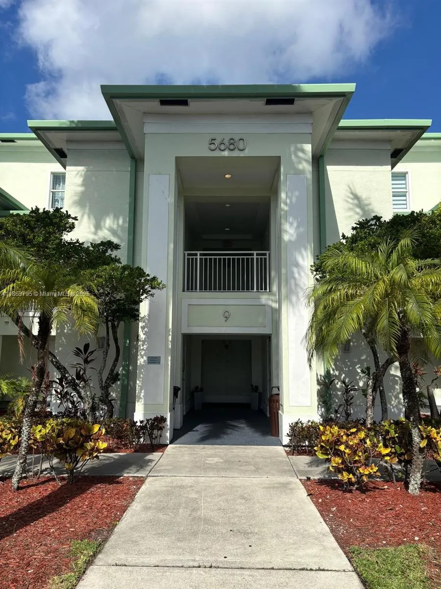 5300 NW 87th Ave, #913