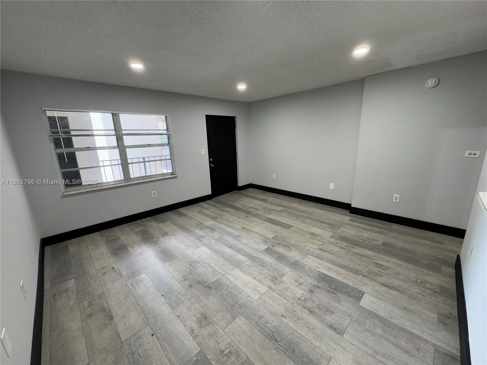3300 S Dixie Hwy, #204