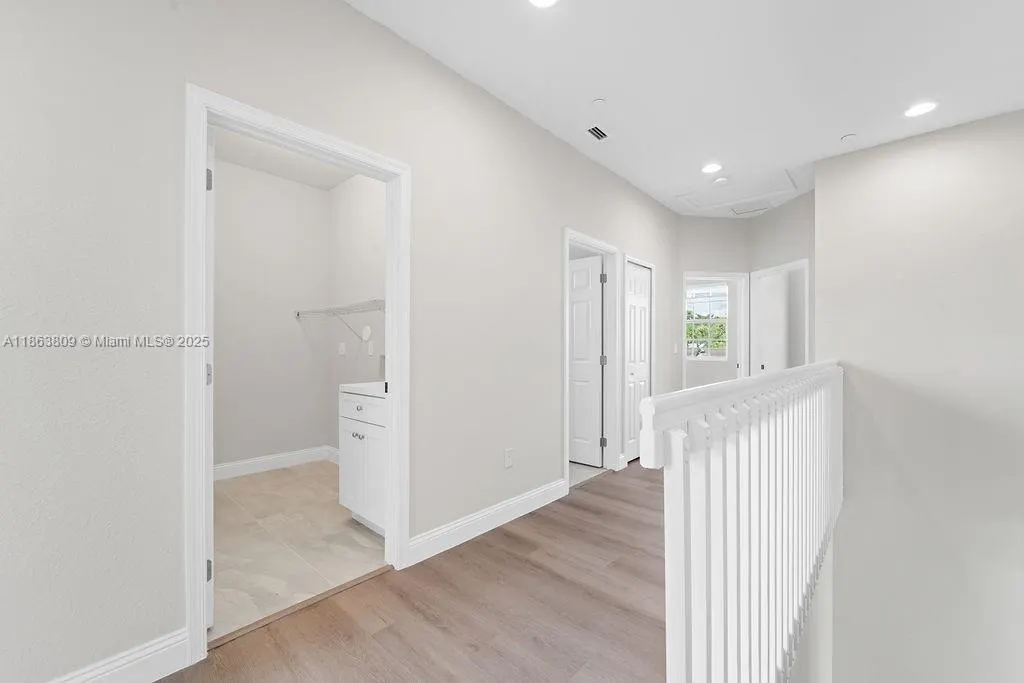 5400 NW 57th Ct