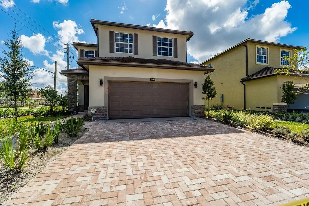 5400 NW 57th Ct