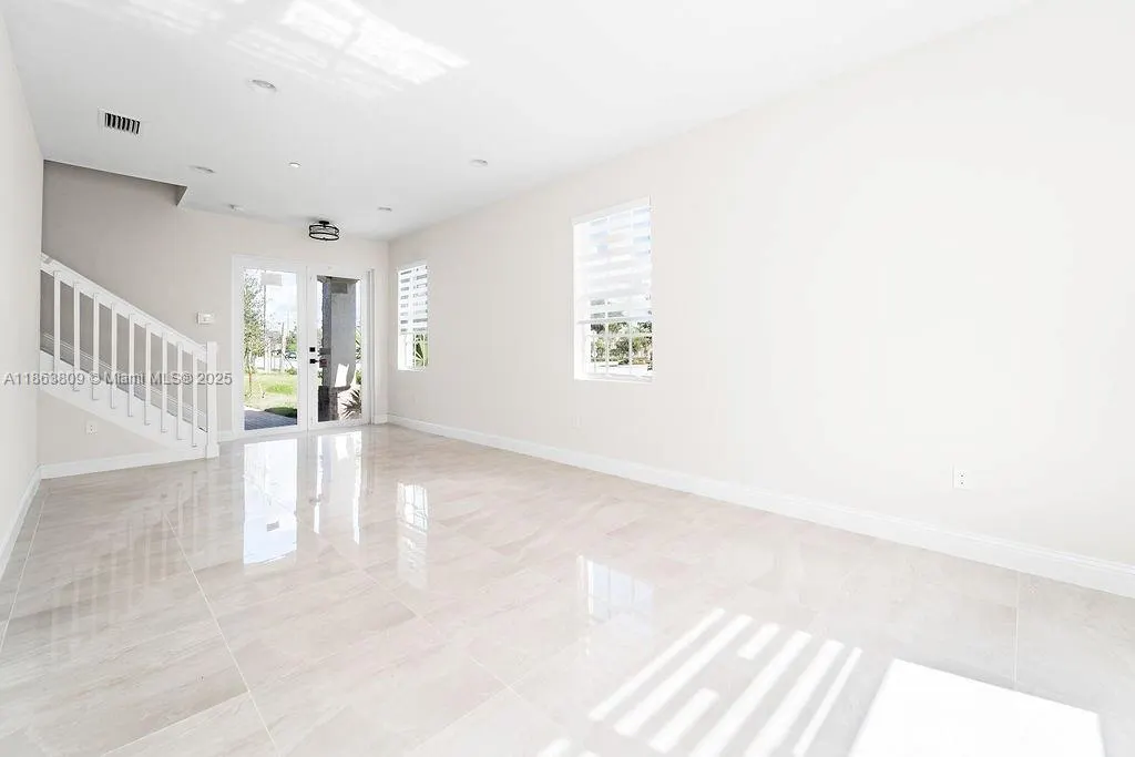 5400 NW 57th Ct