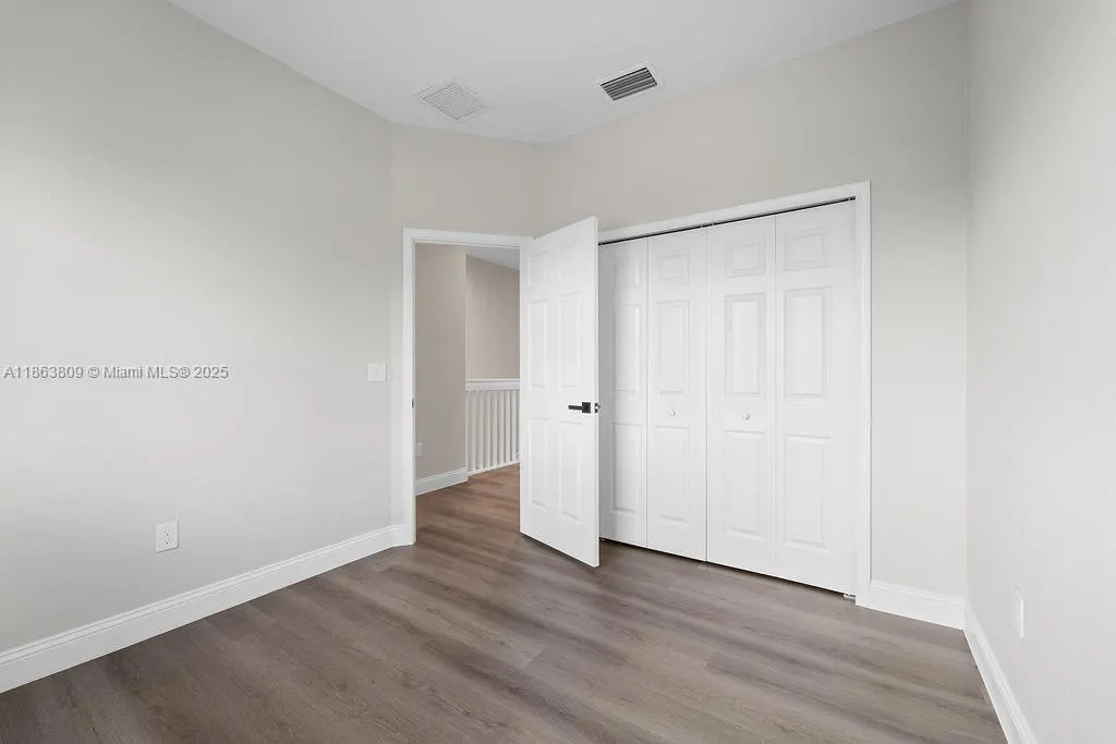 5400 NW 57th Ct