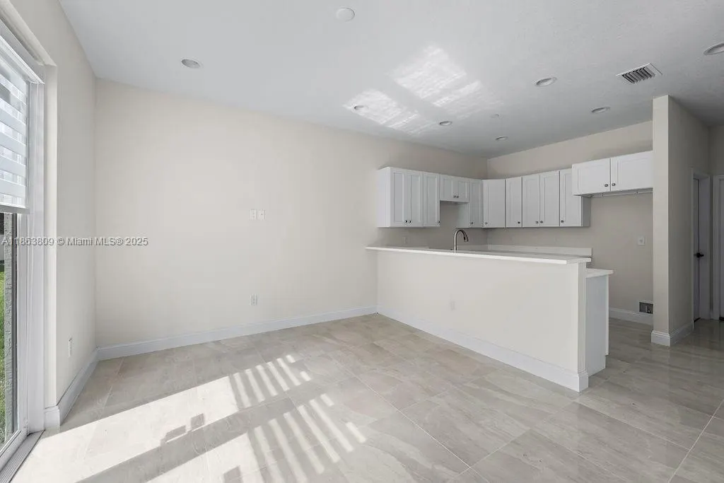 5400 NW 57th Ct