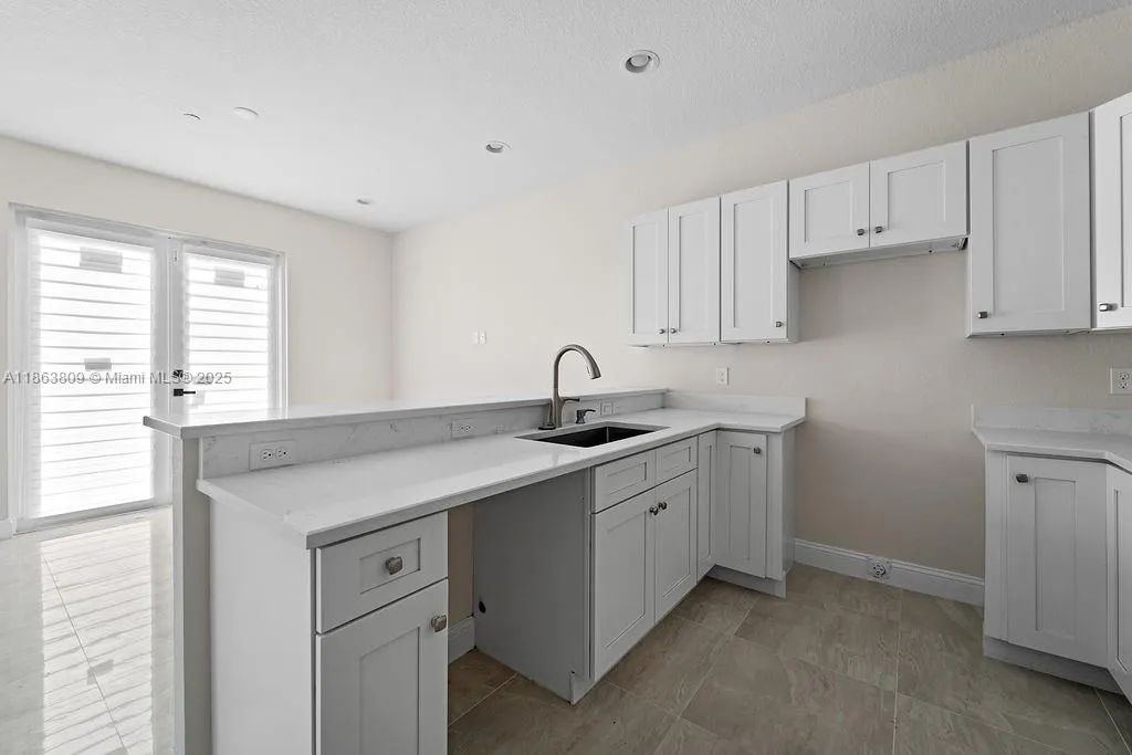 5400 NW 57th Ct