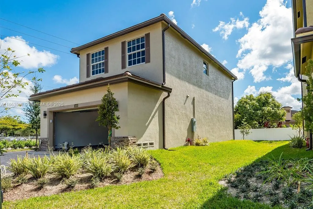5400 NW 57th Ct