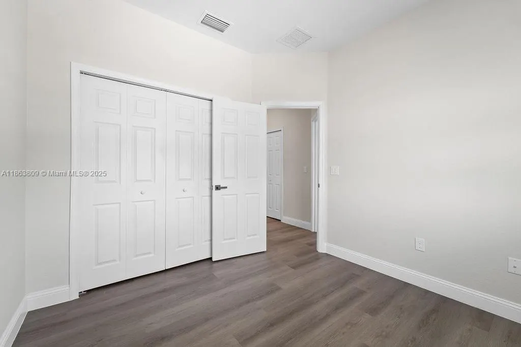 5400 NW 57th Ct