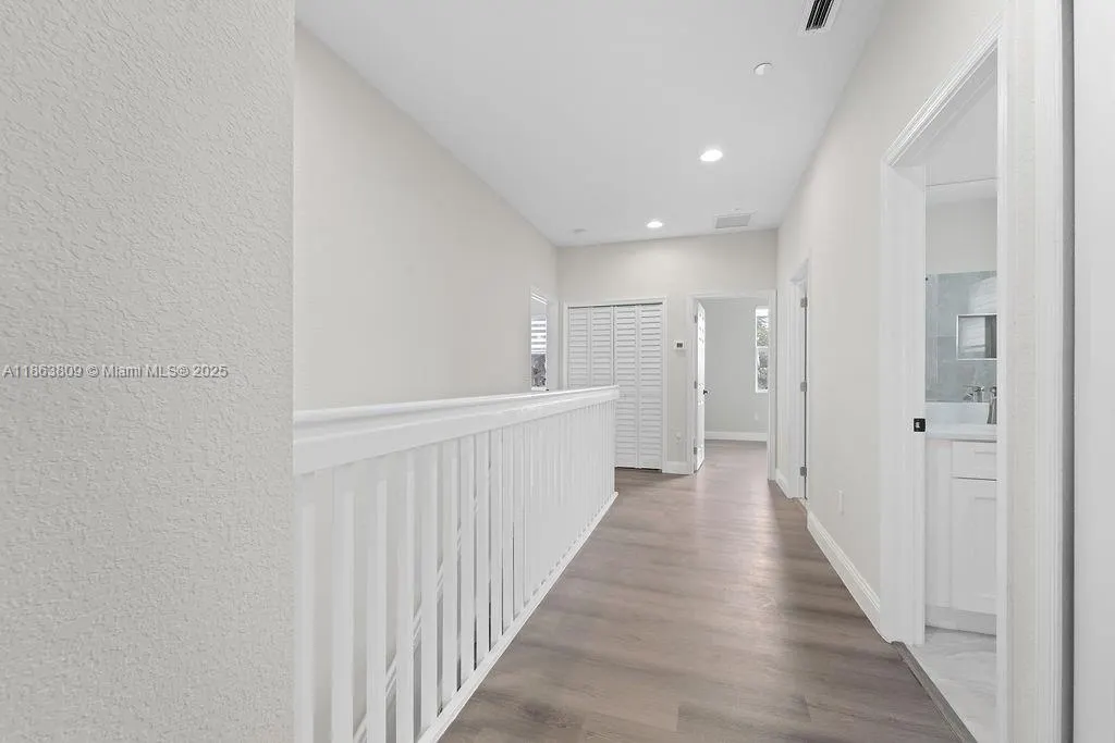 5400 NW 57th Ct