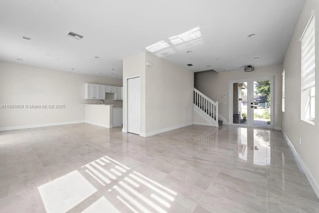 5400 NW 57th Ct