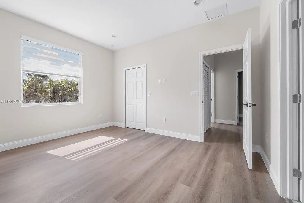 5400 NW 57th Ct