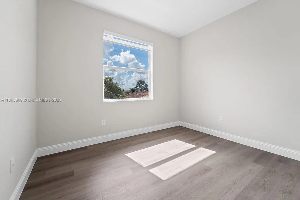 5400 NW 57th Ct