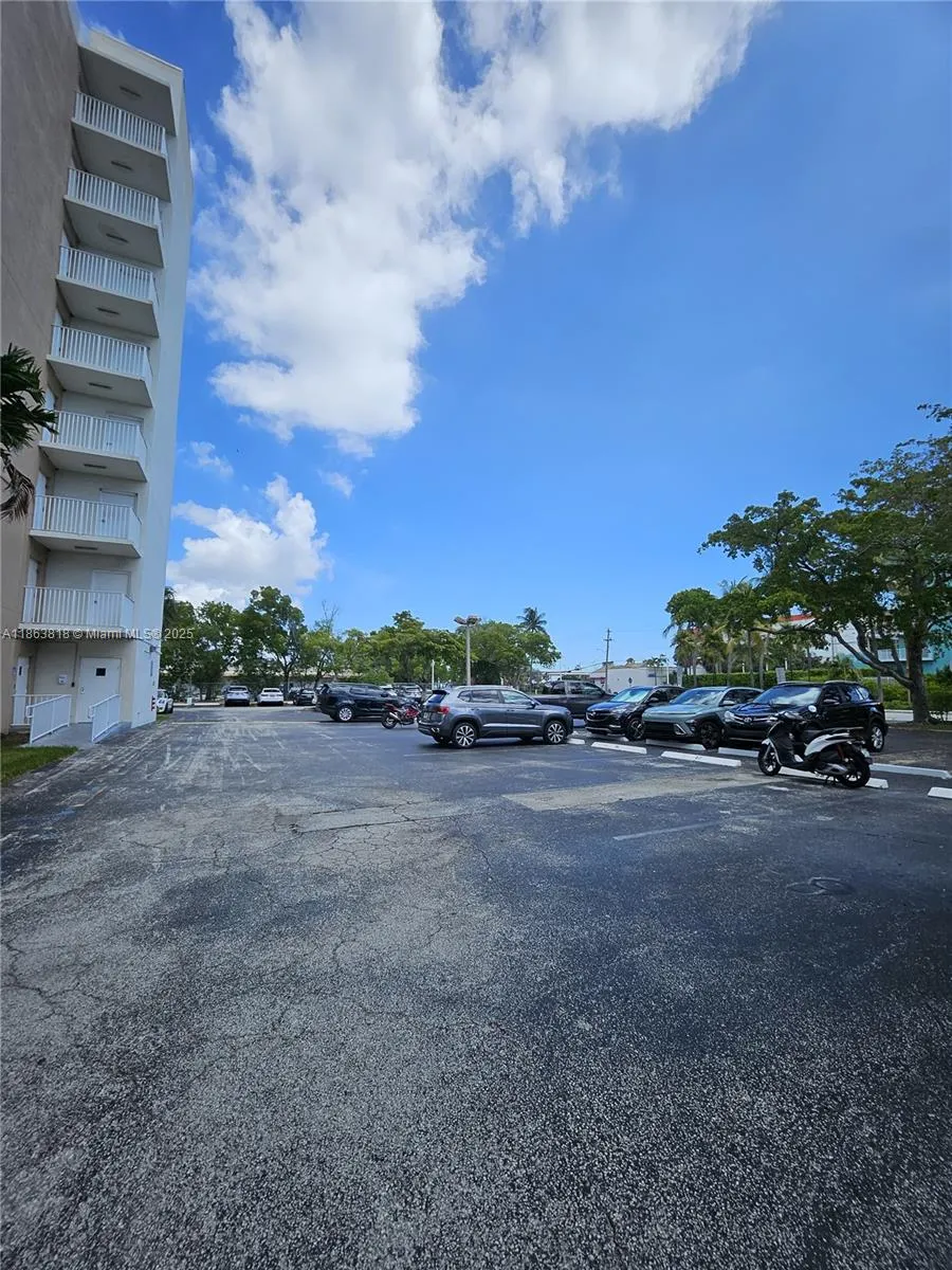 1455 N Treasure Dr, #7G